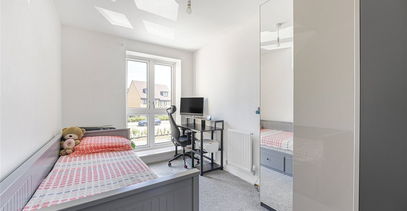 2 bedroom property for sale in Ebbsfleet Valley | Robinson Jackson