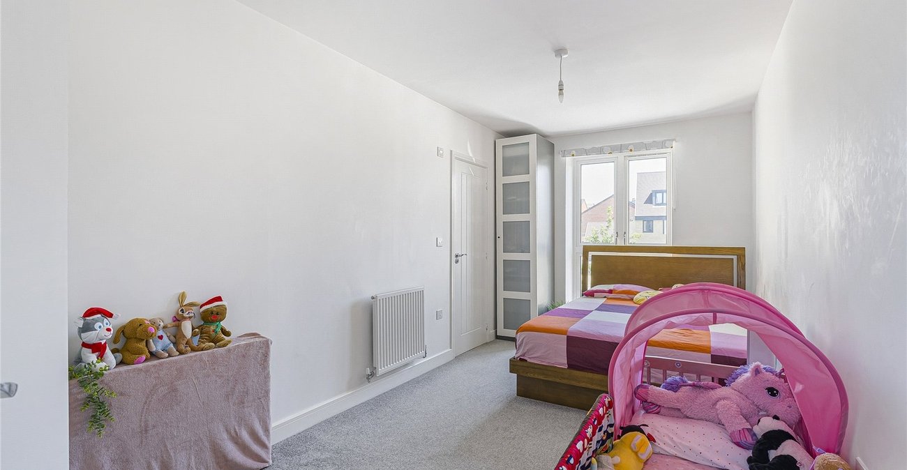 2 bedroom property for sale in Ebbsfleet Valley | Robinson Jackson