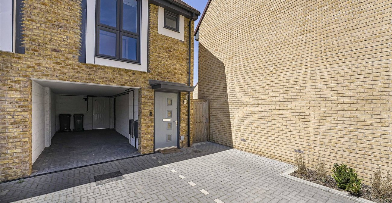 2 bedroom property for sale in Ebbsfleet Valley | Robinson Jackson