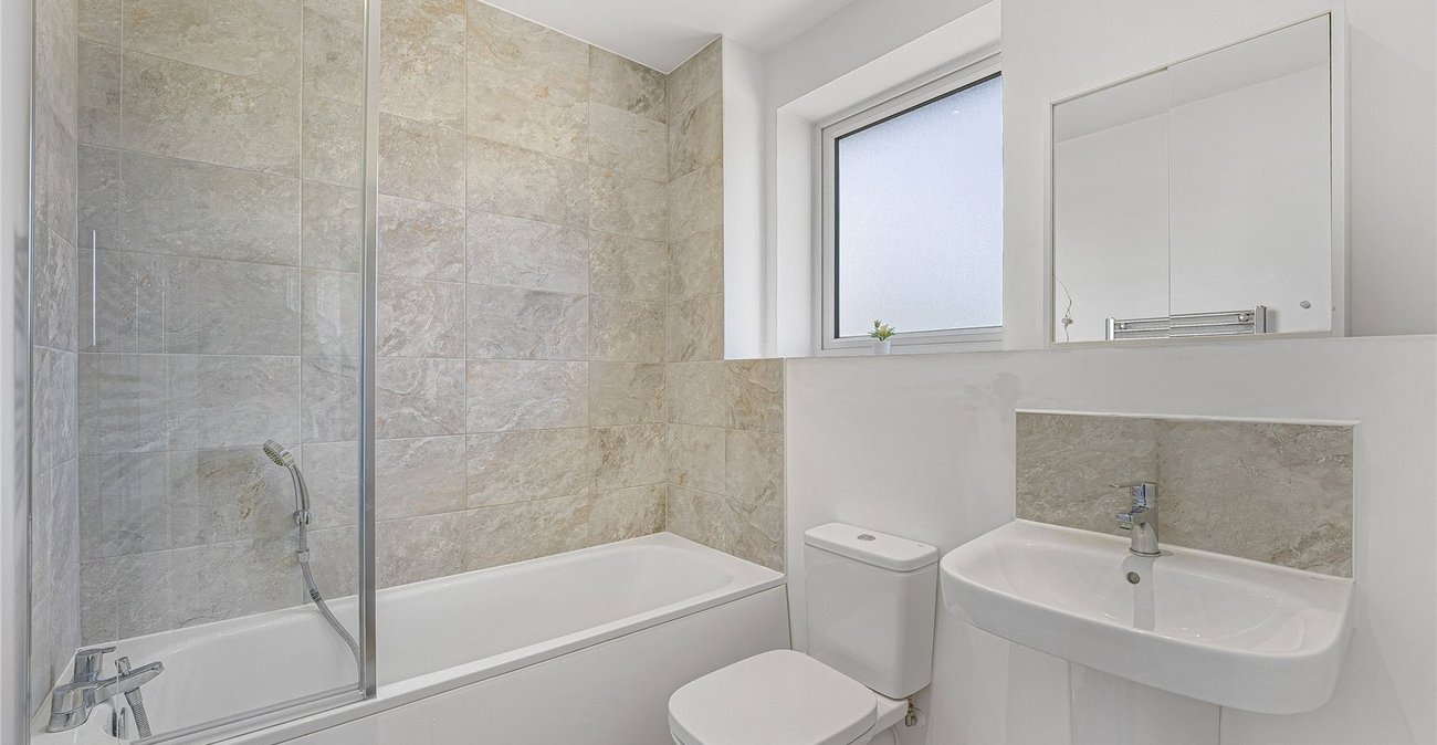 2 bedroom property for sale in Ebbsfleet Valley | Robinson Jackson