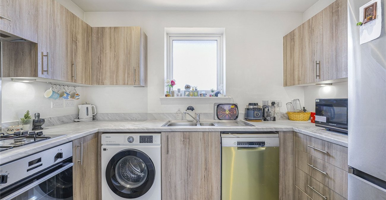 2 bedroom property for sale in Ebbsfleet Valley | Robinson Jackson