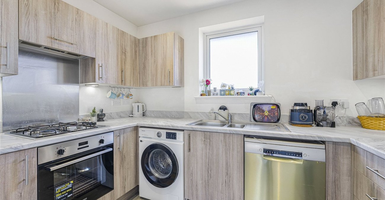 2 bedroom property for sale in Ebbsfleet Valley | Robinson Jackson