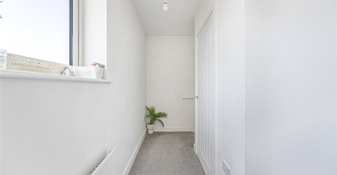 2 bedroom property for sale in Ebbsfleet Valley | Robinson Jackson