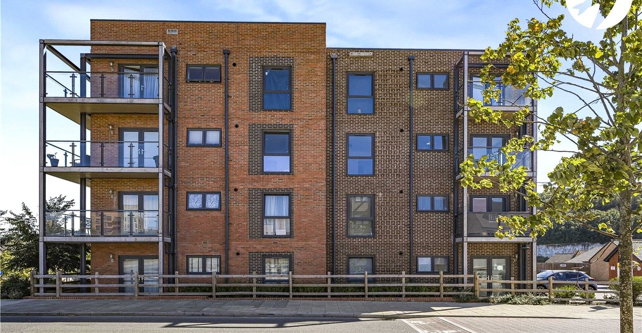 2 bedroom property for sale in Ebbsfleet Valley | Robinson Jackson