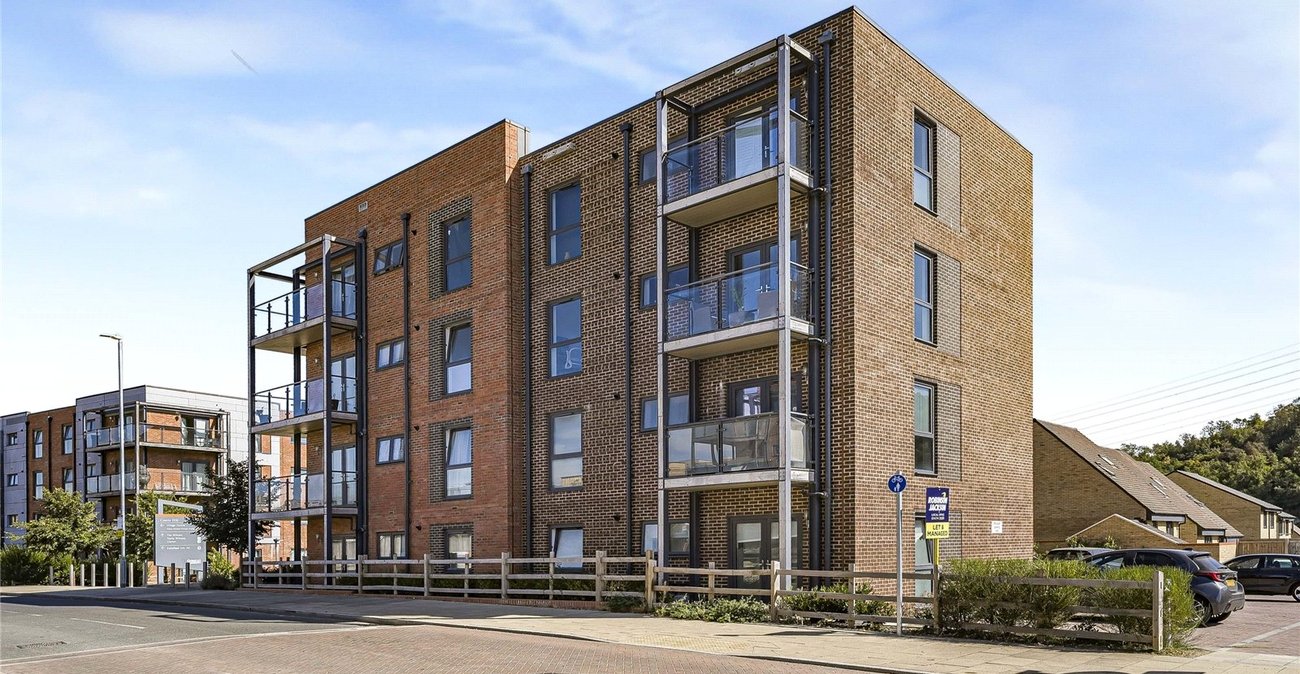2 bedroom property for sale in Ebbsfleet Valley | Robinson Jackson