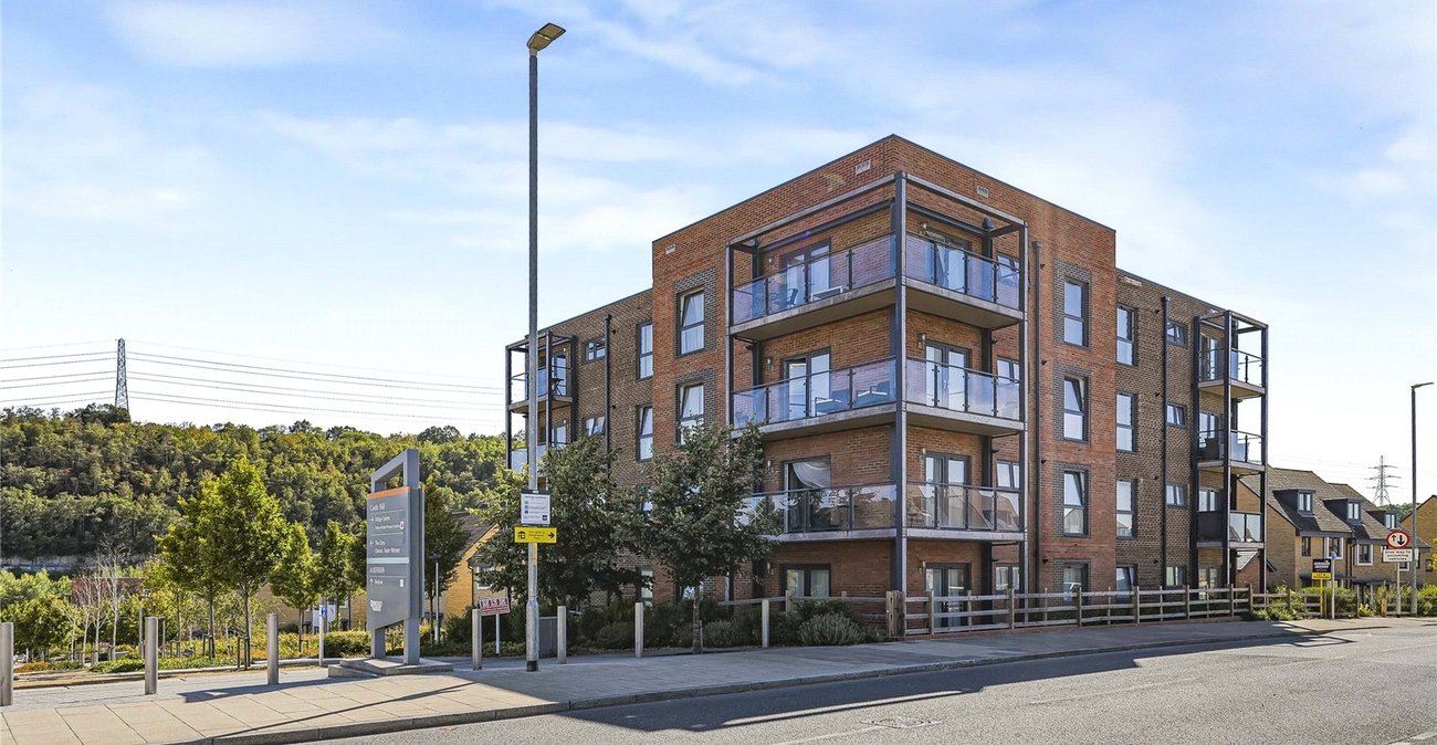 2 bedroom property for sale in Ebbsfleet Valley | Robinson Jackson