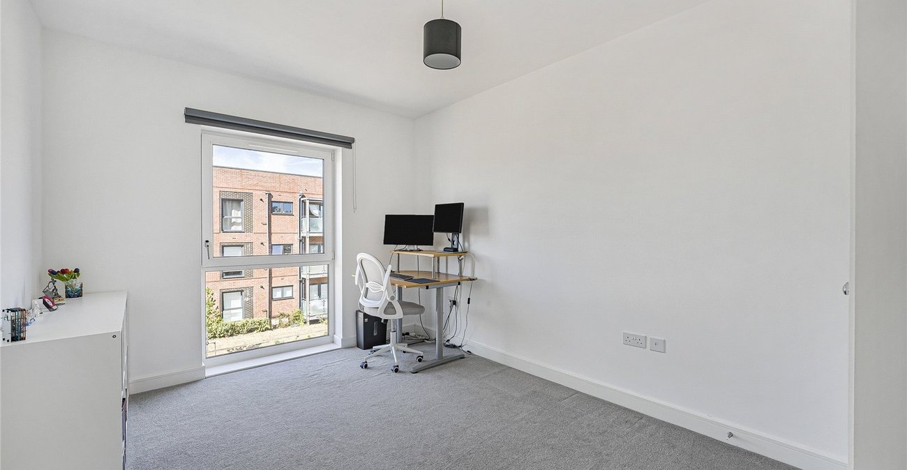 2 bedroom property for sale in Ebbsfleet Valley | Robinson Jackson