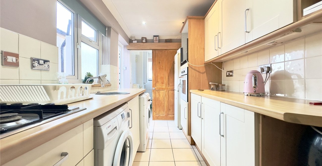 2 bedroom house for sale in Greenhithe | Robinson Jackson