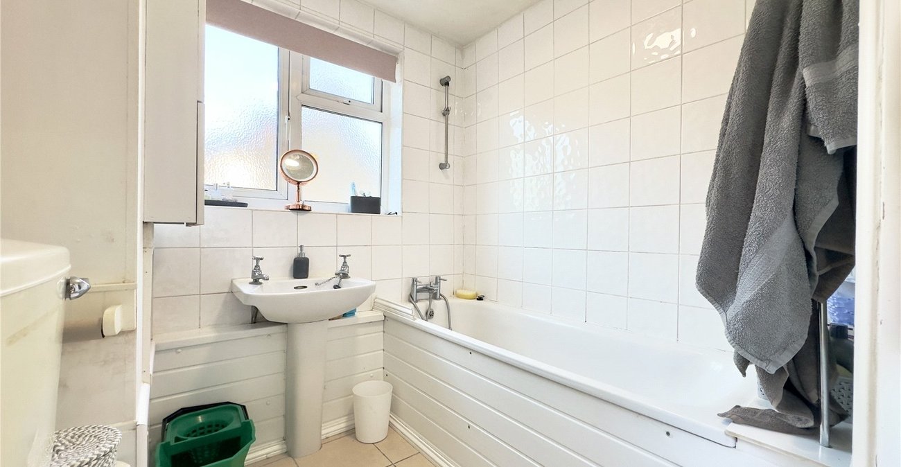 2 bedroom house for sale in Greenhithe | Robinson Jackson