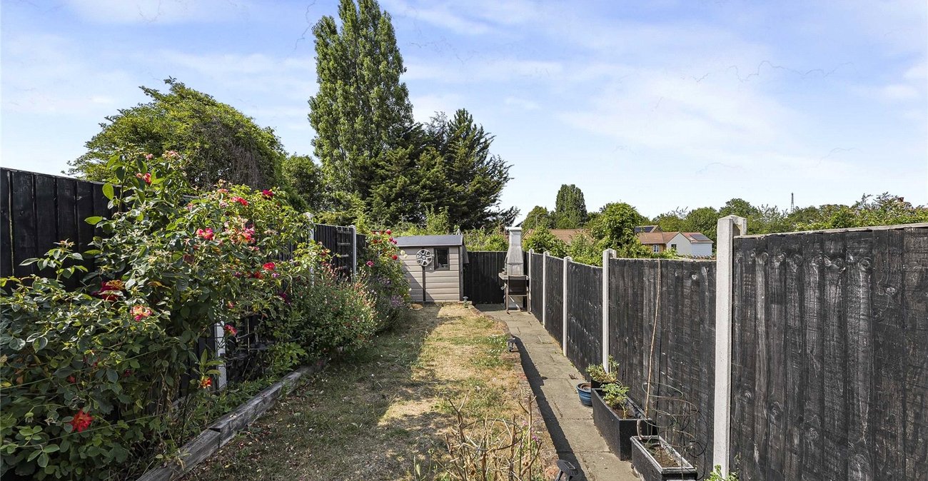 2 bedroom house for sale in Greenhithe | Robinson Jackson