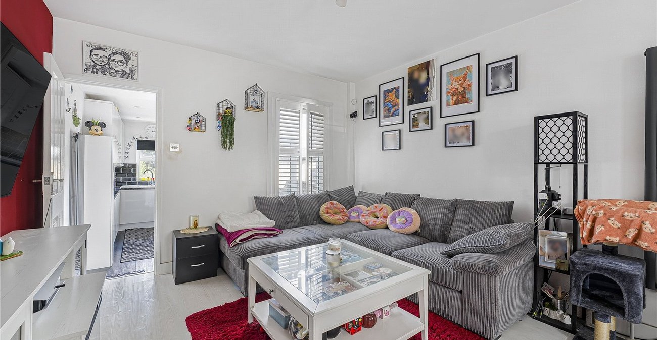 2 bedroom house for sale in Greenhithe | Robinson Jackson