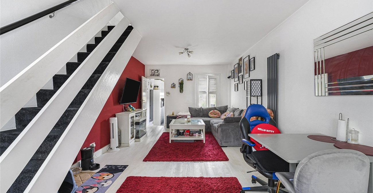 2 bedroom house for sale in Greenhithe | Robinson Jackson