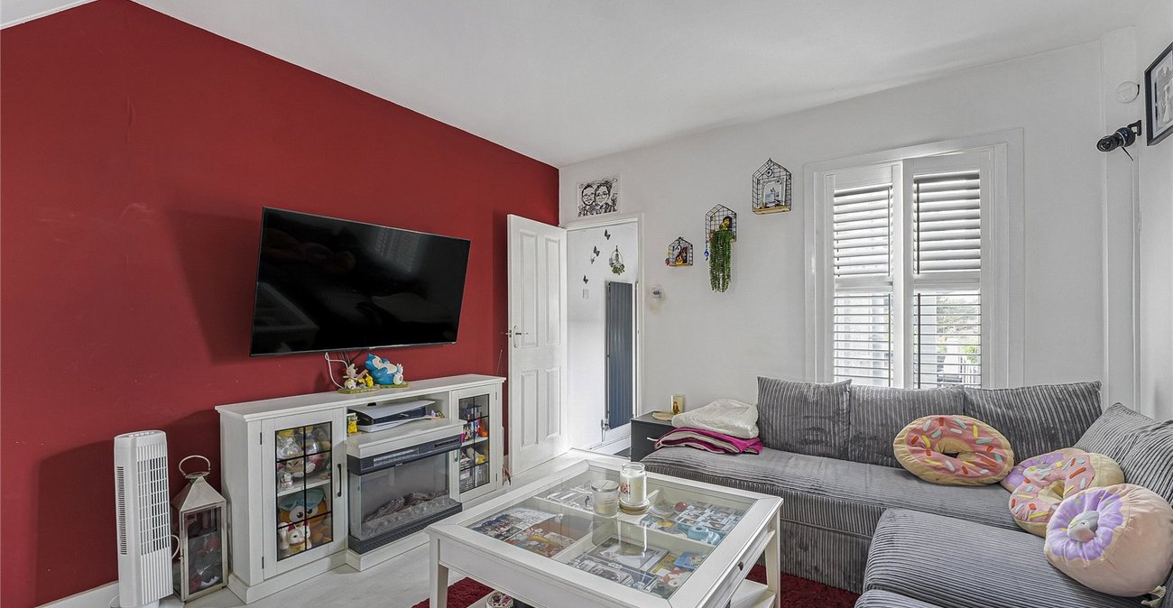 2 bedroom house for sale in Greenhithe | Robinson Jackson