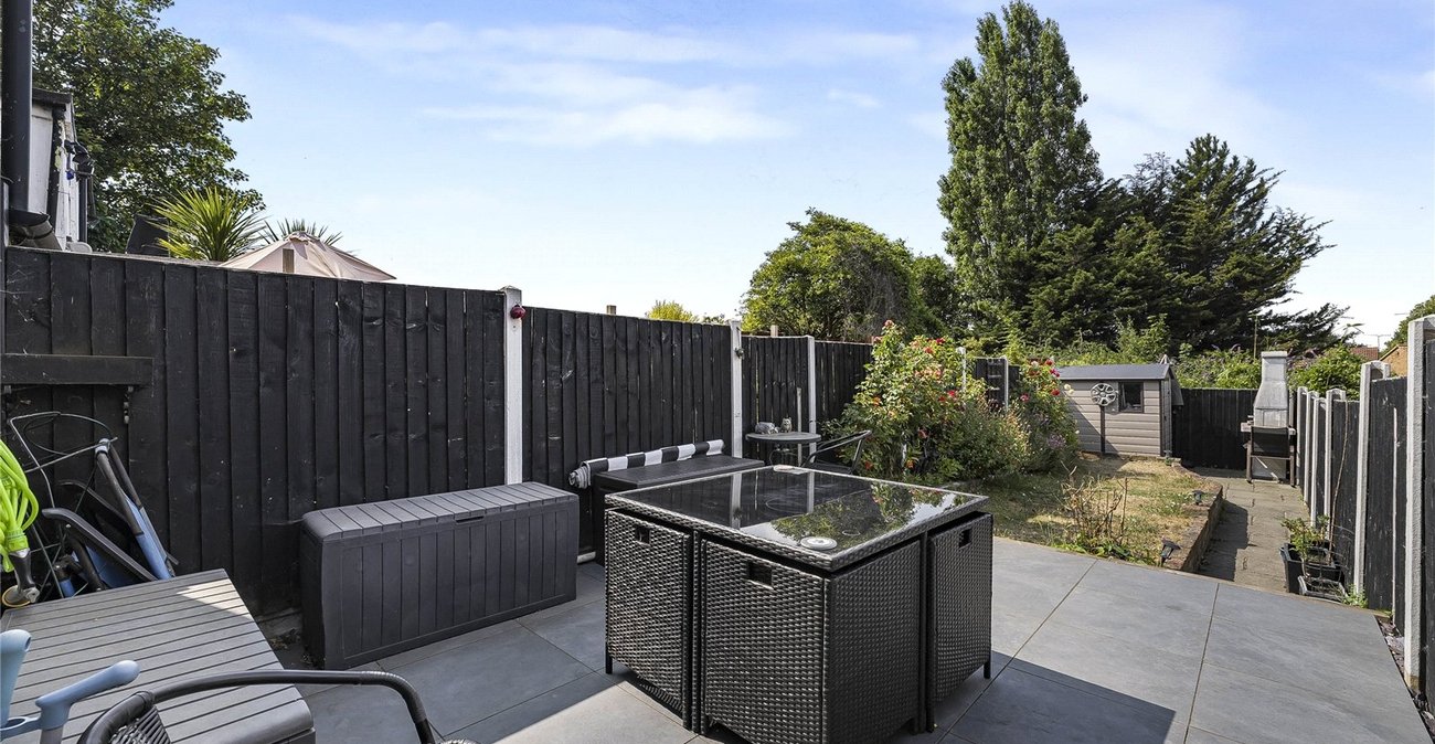 2 bedroom house for sale in Greenhithe | Robinson Jackson