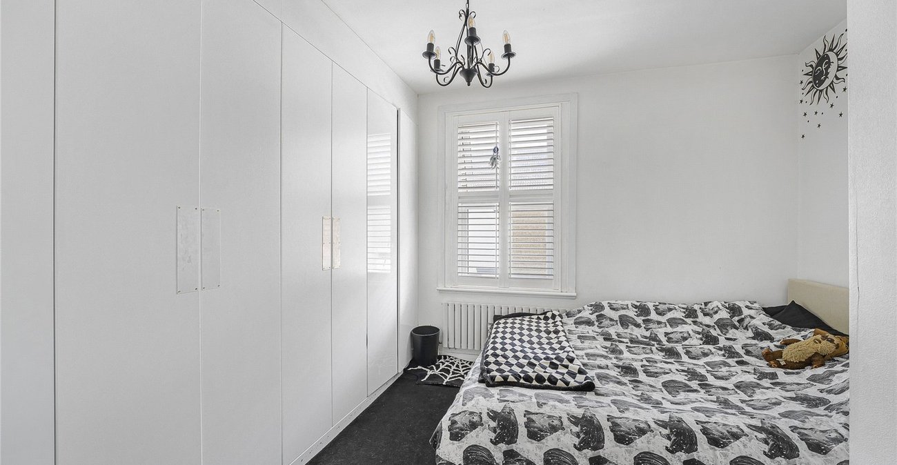 2 bedroom house for sale in Greenhithe | Robinson Jackson