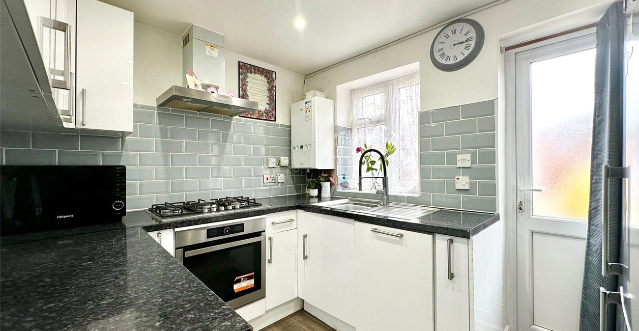 2 bedroom house for sale in Swanscombe | Robinson Jackson