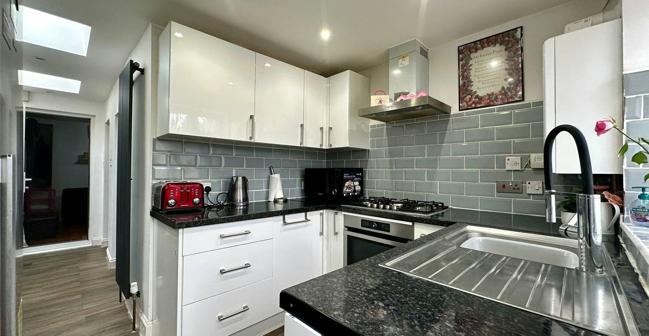 2 bedroom house for sale in Swanscombe | Robinson Jackson