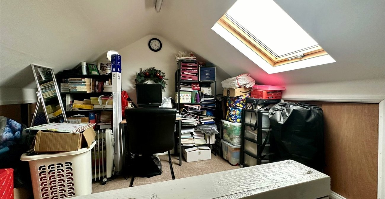 2 bedroom house for sale in Swanscombe | Robinson Jackson