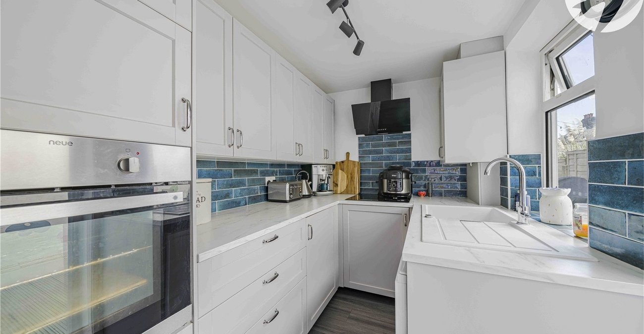 2 bedroom house for sale in Swanscombe | Robinson Jackson