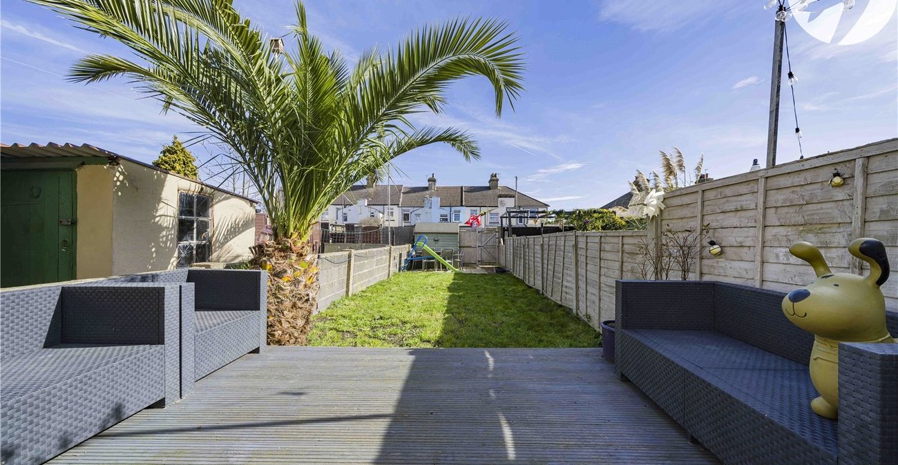 2 bedroom house for sale in Swanscombe | Robinson Jackson