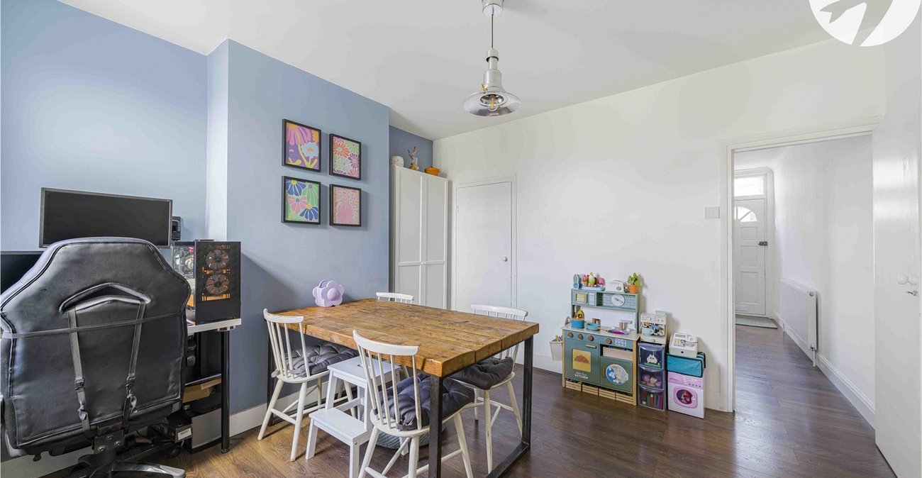 2 bedroom house for sale in Swanscombe | Robinson Jackson