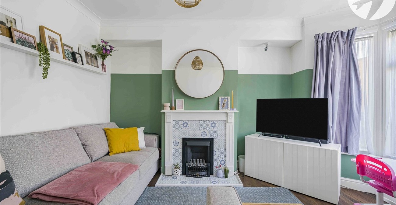 2 bedroom house for sale in Swanscombe | Robinson Jackson