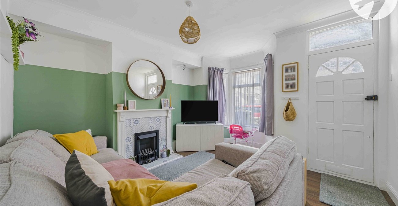 2 bedroom house for sale in Swanscombe | Robinson Jackson