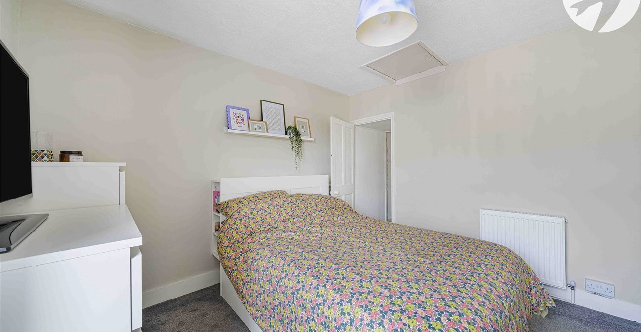 2 bedroom house for sale in Swanscombe | Robinson Jackson