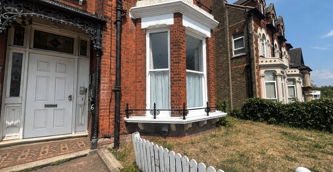 1 bedroom property for sale in Rochester | Robinson Michael & Jackson