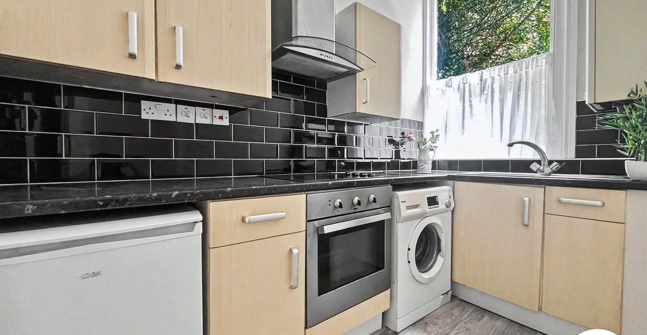 1 bedroom property for sale in Rochester | Robinson Michael & Jackson