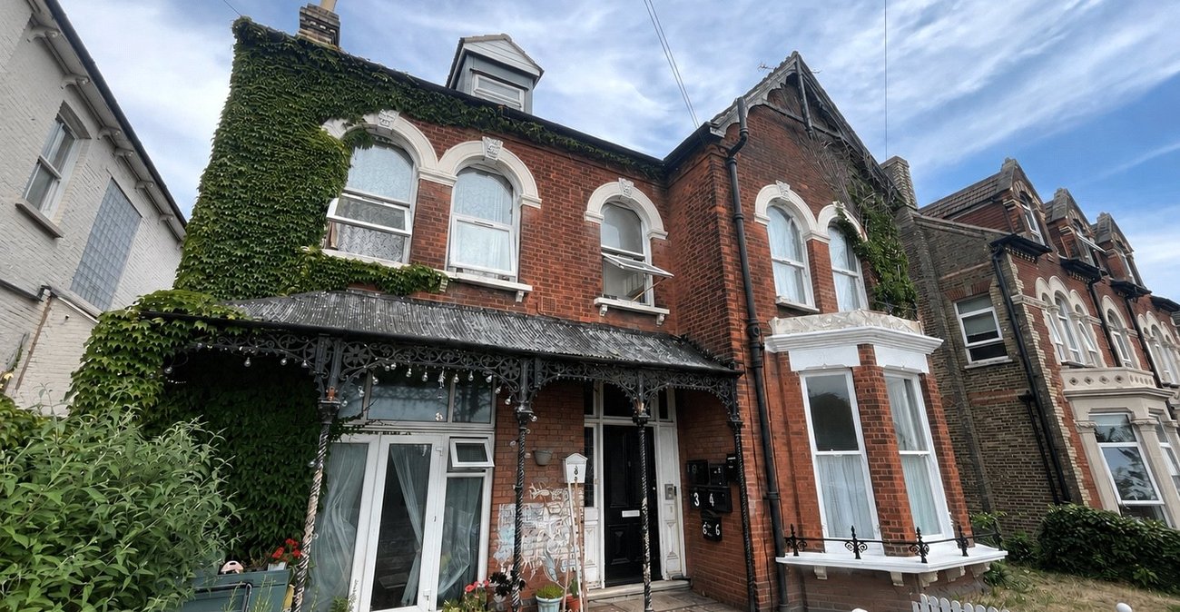 1 bedroom property for sale in Rochester | Robinson Michael & Jackson