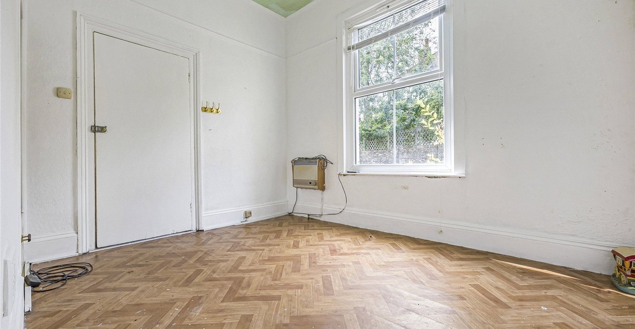 1 bedroom property for sale in Strood | Robinson Michael & Jackson