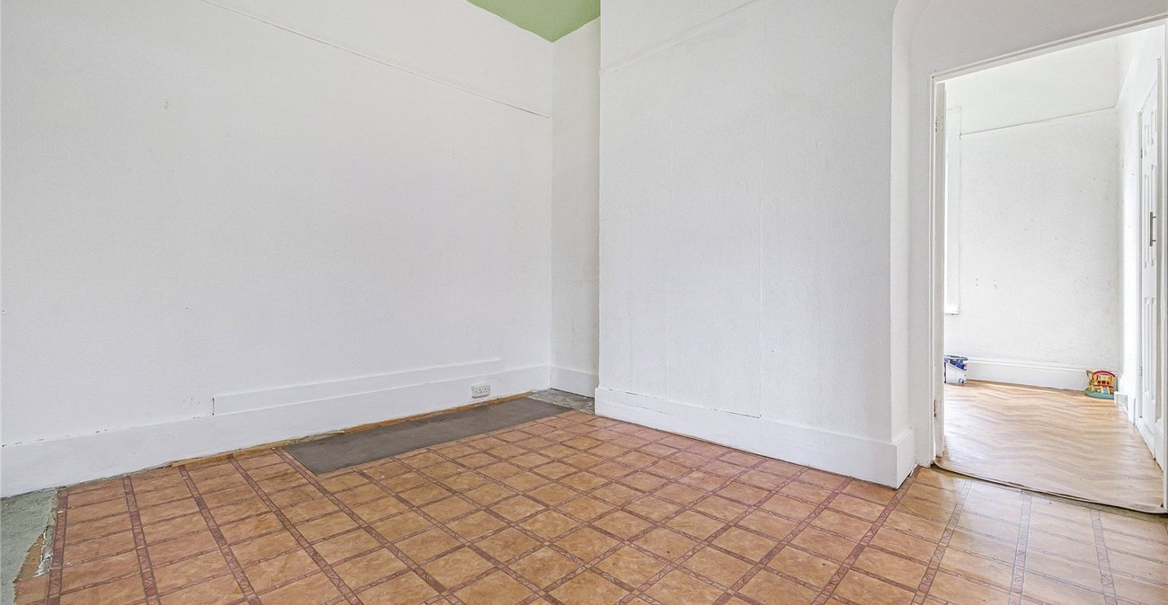 1 bedroom property for sale in Strood | Robinson Michael & Jackson