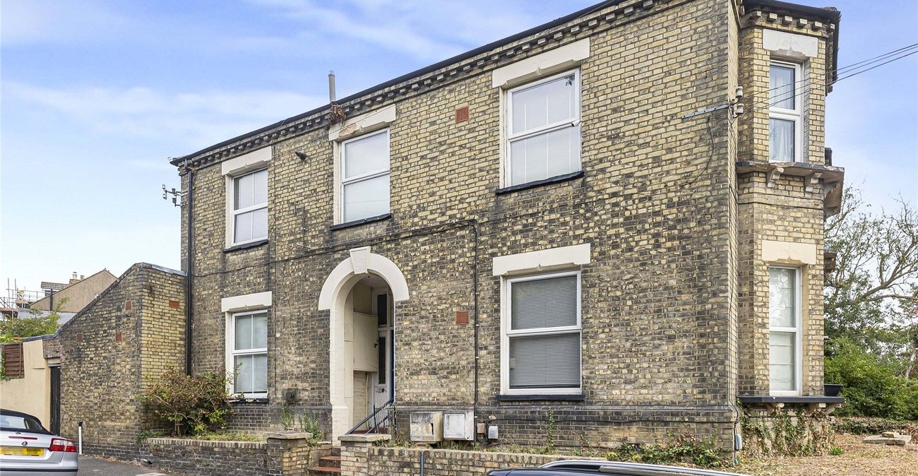 1 bedroom property for sale in Strood | Robinson Michael & Jackson