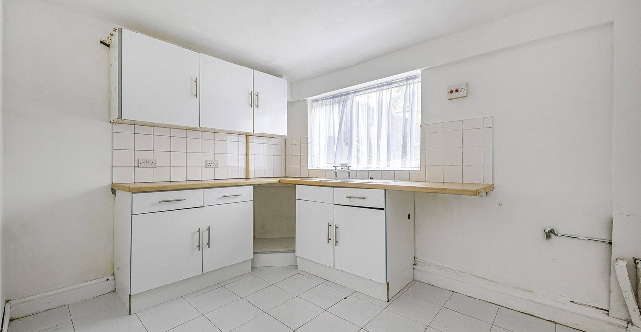 1 bedroom property for sale in Strood | Robinson Michael & Jackson