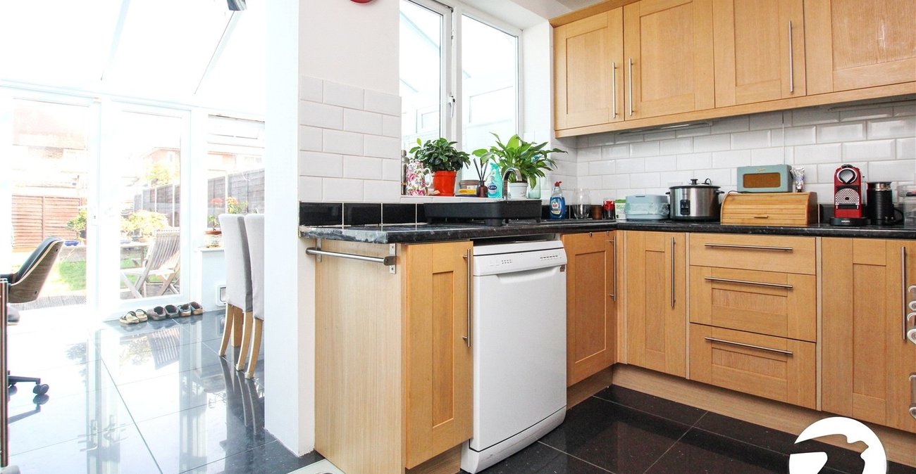 3 bedroom house for sale in London | Robinson Jackson