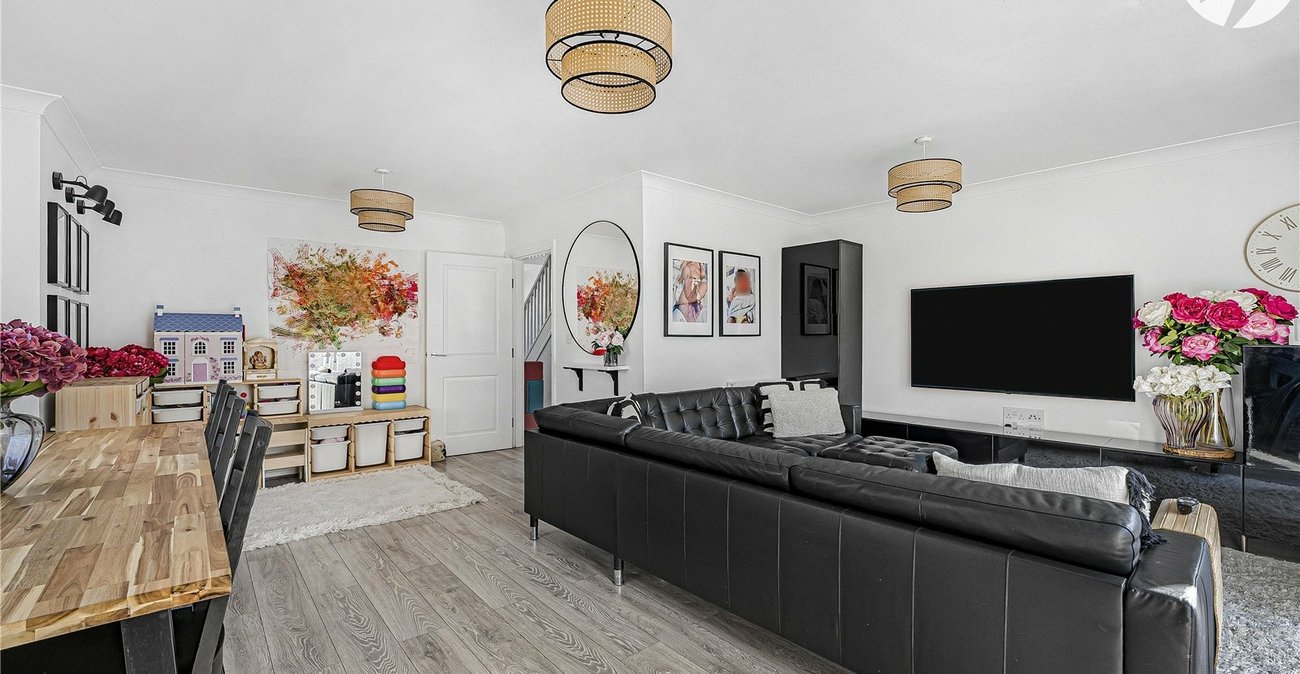 4 bedroom house for sale in Greenhithe | Robinson Jackson