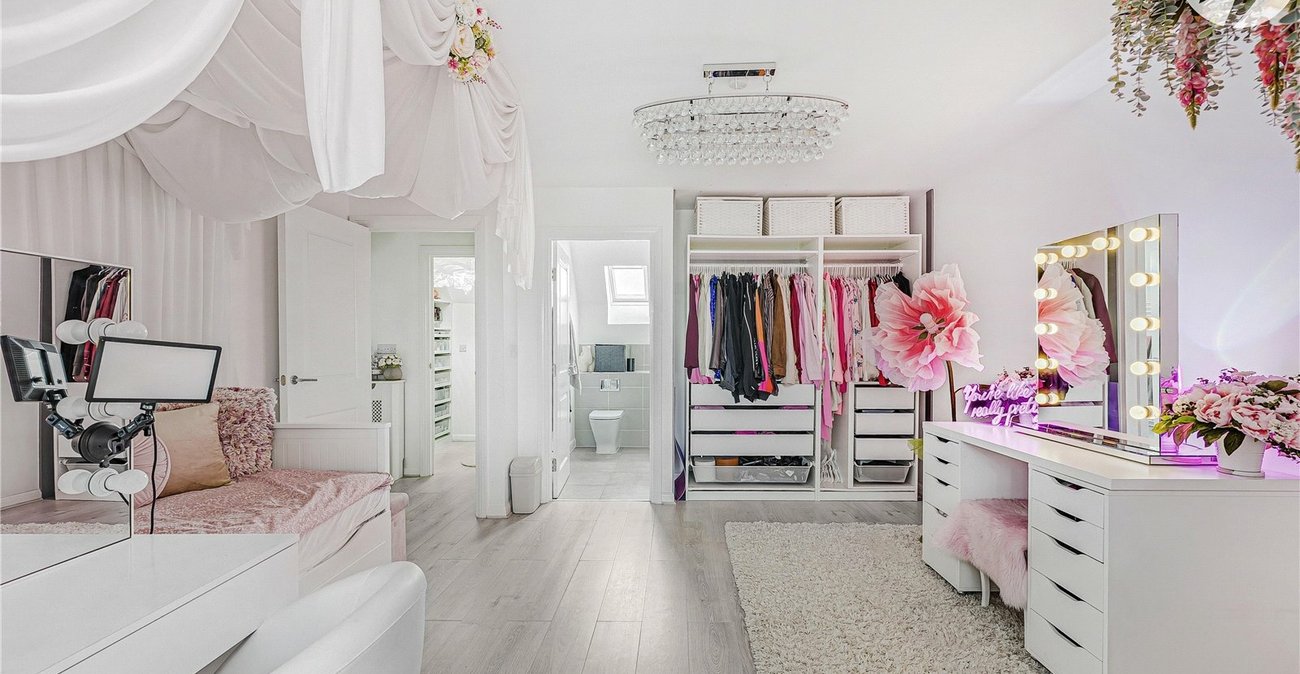 4 bedroom house for sale in Greenhithe | Robinson Jackson