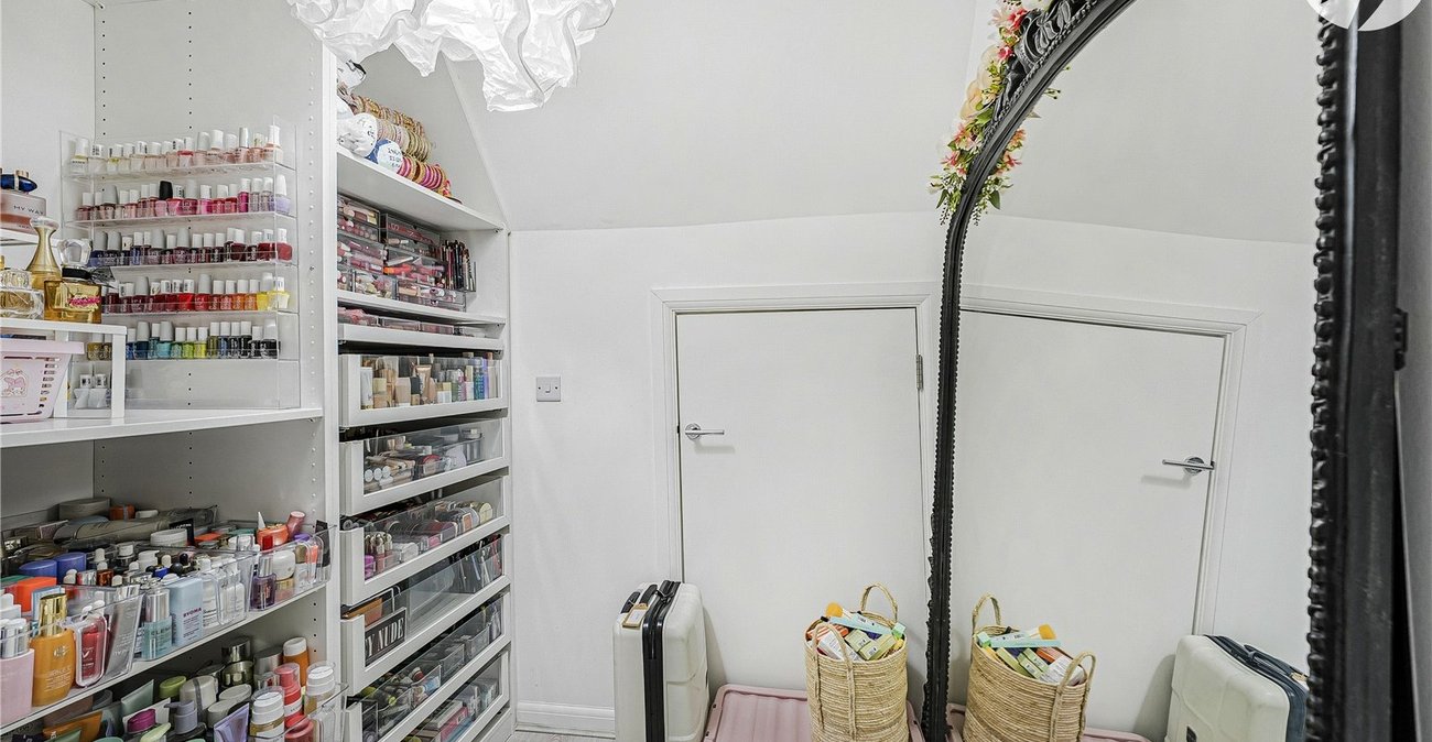 4 bedroom house for sale in Greenhithe | Robinson Jackson