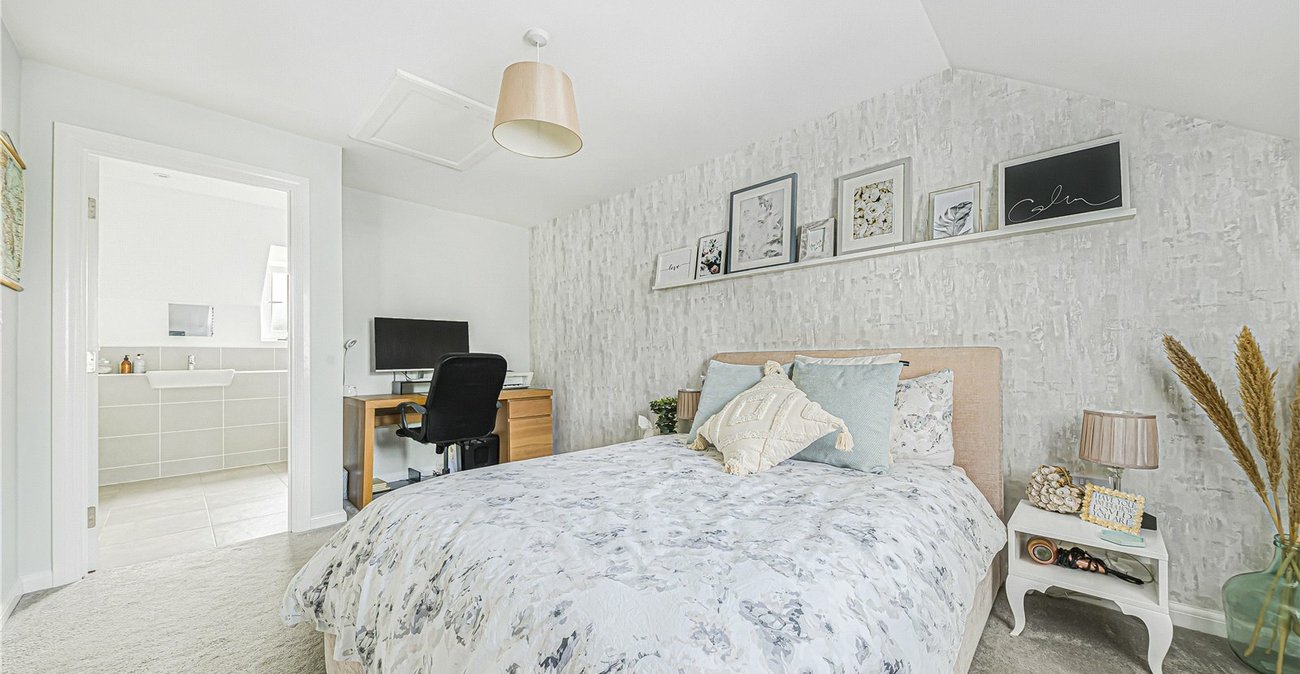 4 bedroom house for sale in Greenhithe | Robinson Jackson