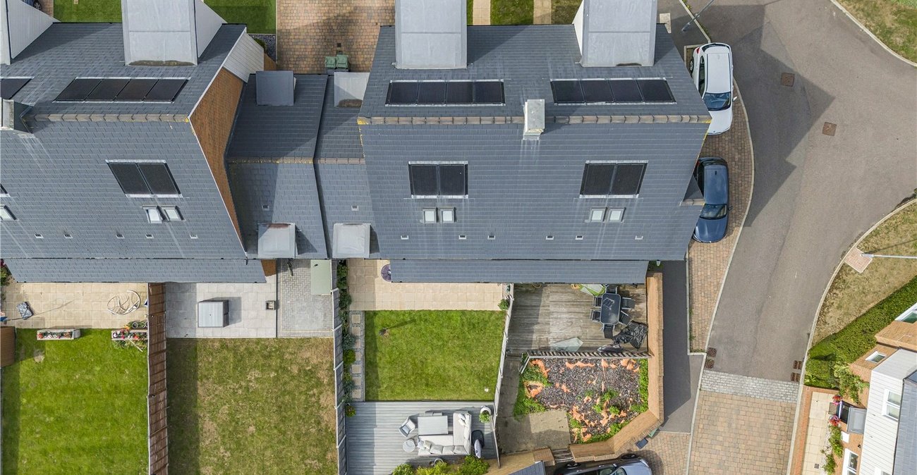 4 bedroom house for sale in Greenhithe | Robinson Jackson