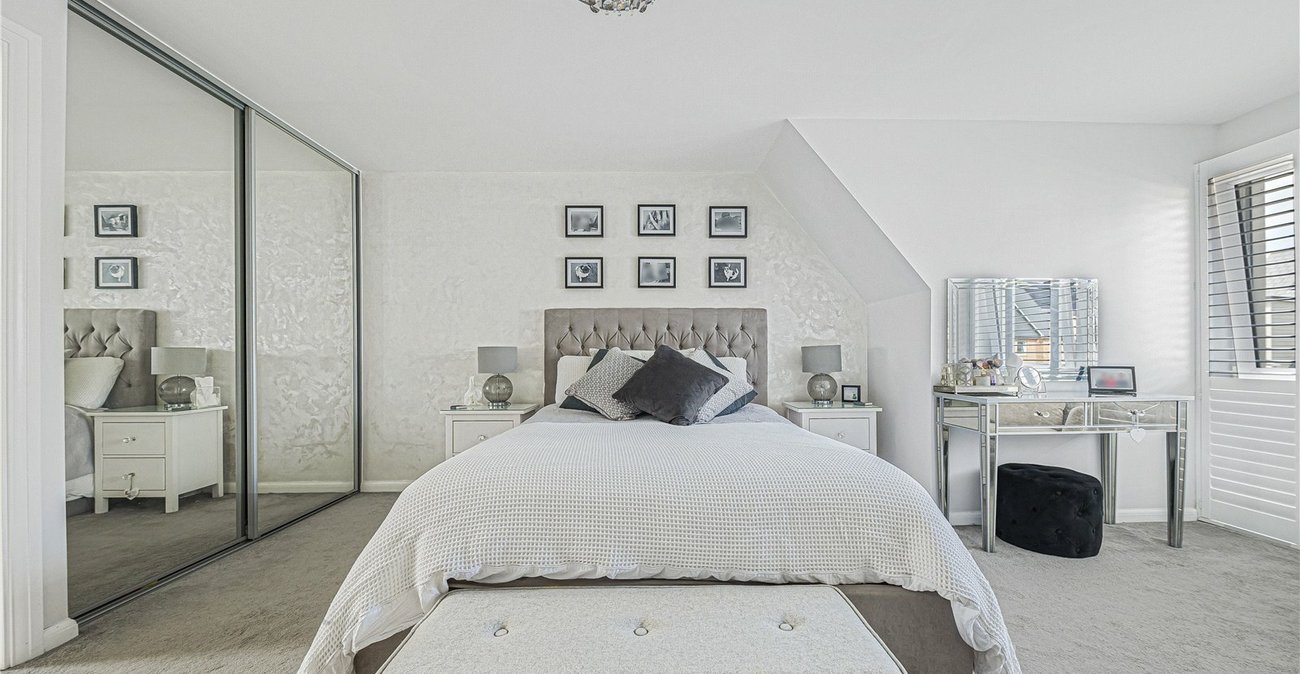 4 bedroom house for sale in Greenhithe | Robinson Jackson