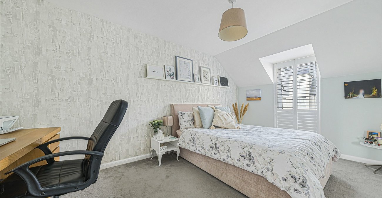 4 bedroom house for sale in Greenhithe | Robinson Jackson