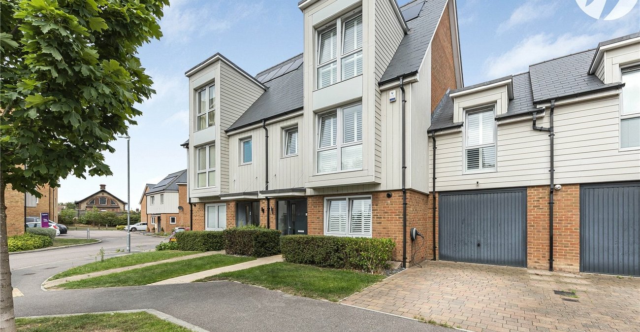 4 bedroom house for sale in Greenhithe | Robinson Jackson