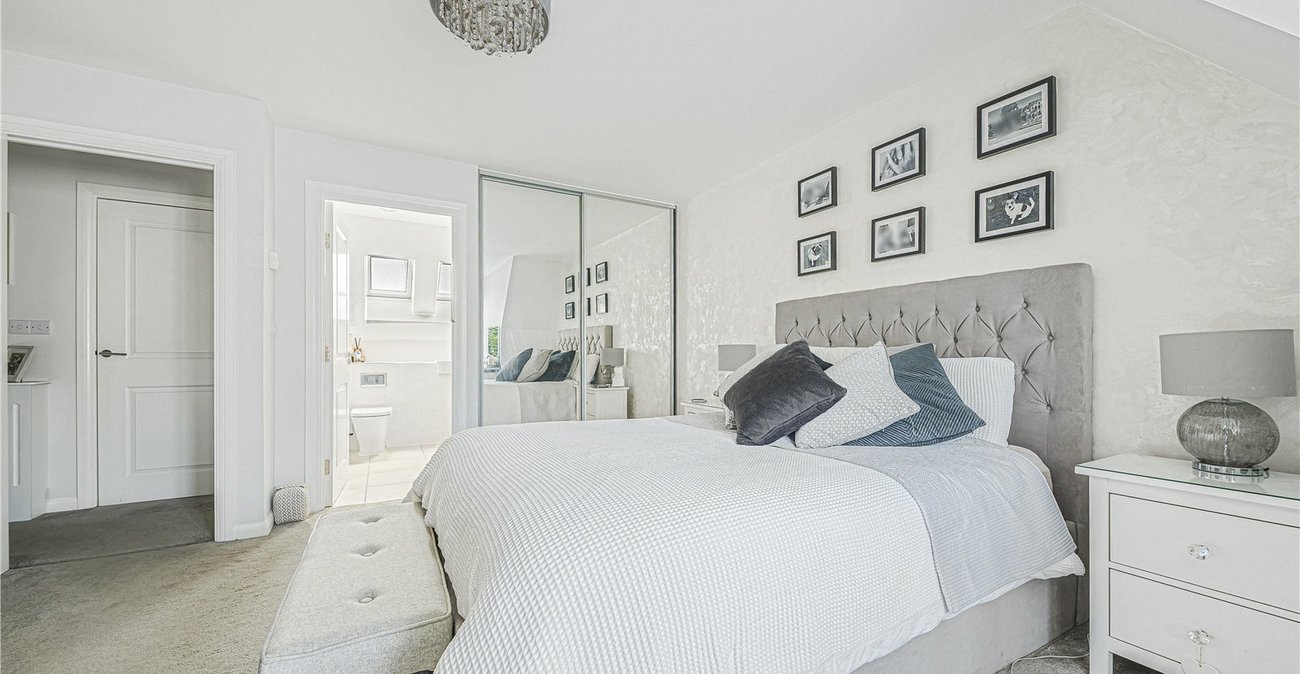 4 bedroom house for sale in Greenhithe | Robinson Jackson