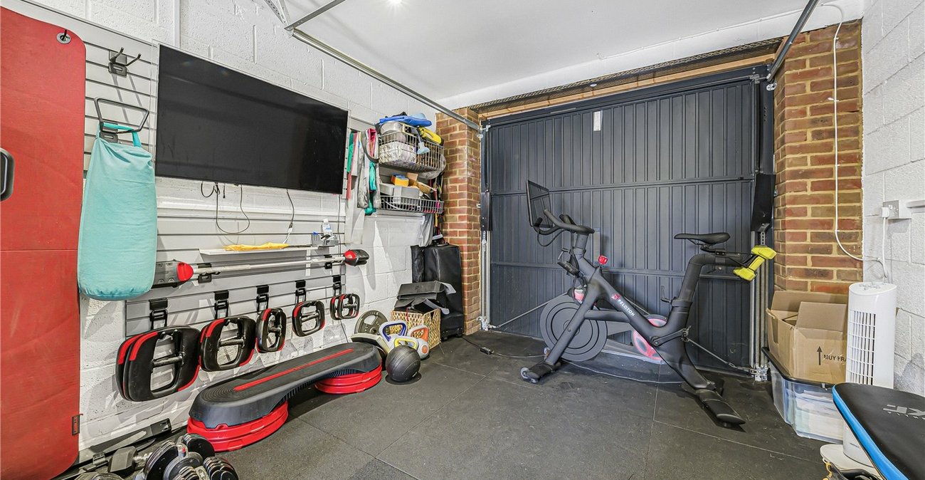 4 bedroom house for sale in Greenhithe | Robinson Jackson