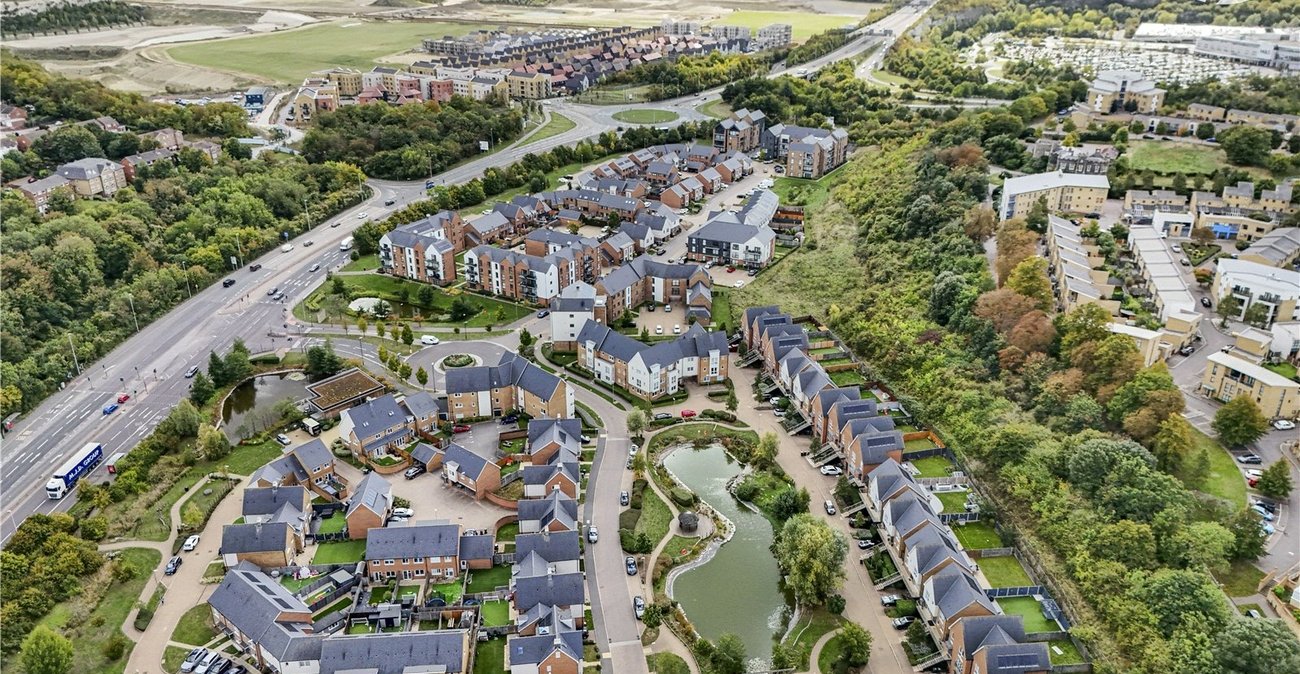 2 bedroom property for sale in Greenhithe | Robinson Jackson