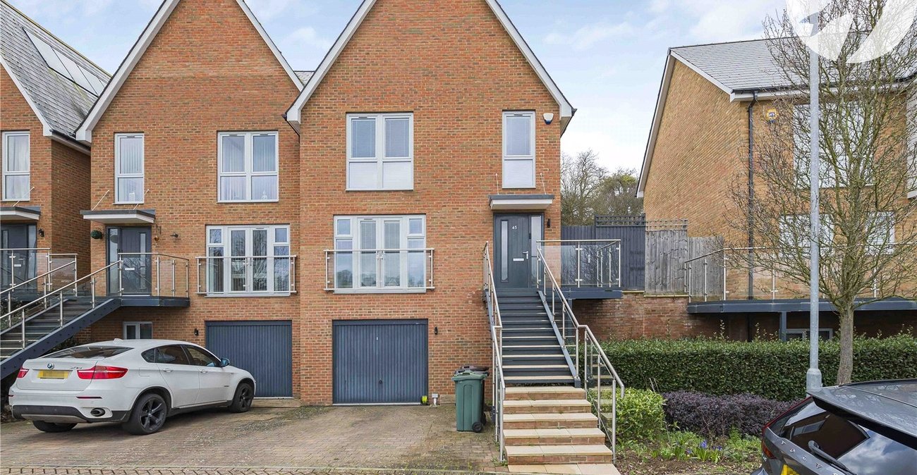 3 bedroom house for sale in Greenhithe | Robinson Jackson