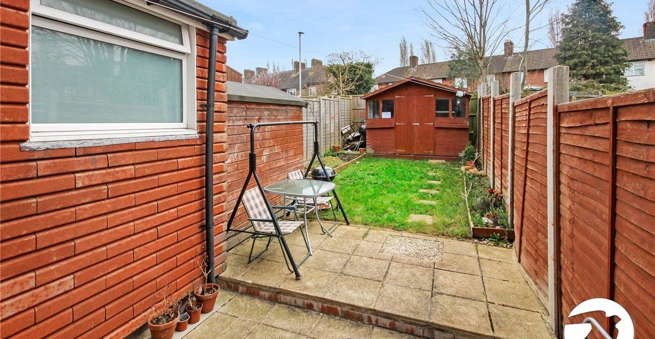 3 bedroom house for sale in London | Robinson Jackson