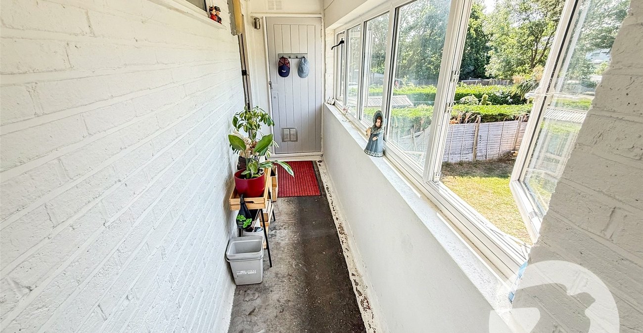 2 bedroom property for sale in London | Robinson Jackson